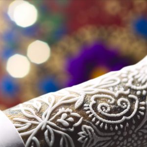 Tatouage blanc : l'art subtil à découvrir absolument